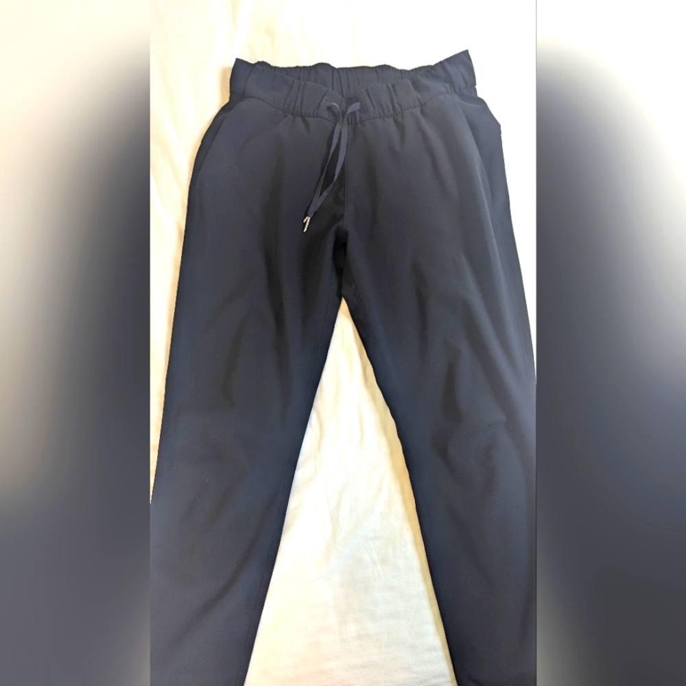Lululemon on the fly pants